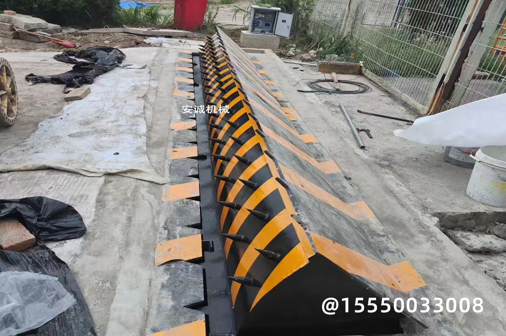 加油站洗車(chē)區(qū)路障機(jī)(圖1)
